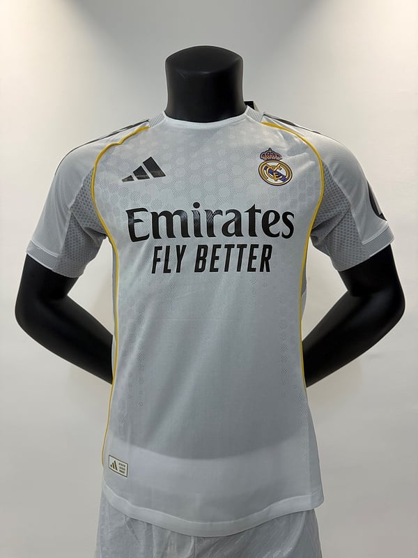 25/26 Real Madrid Local - Jugador